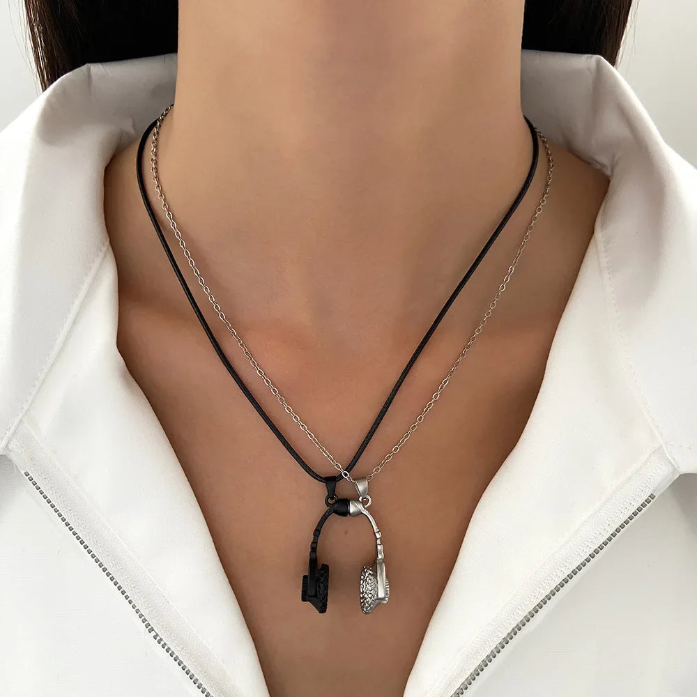 Collana di nuova moda semplice color argento con ciondolo a forma di cuore d'amore, collana con ciondoli a catena, per gioielli da festa da donna, da indossare ogni giorno