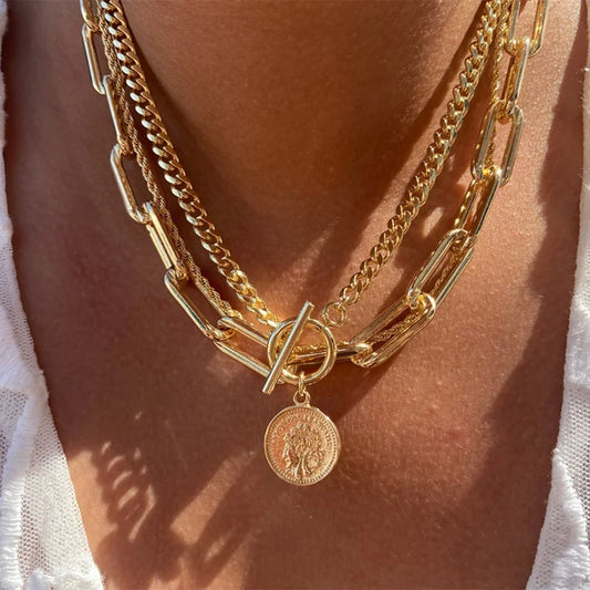 Collana con ciondolo moneta con ritratto di testa a catena spessa con piatto in oro punk vintage per gioielli hip-hop geometrici multilivello di moda da donna