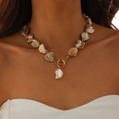 IngeSight.Z Nuova Elegante Collana Girocollo con Ciondolo a Perla Barocca Imitazione, Catena con Chiusura a T per Donna, Gioielli da Spiaggia di Tendenza