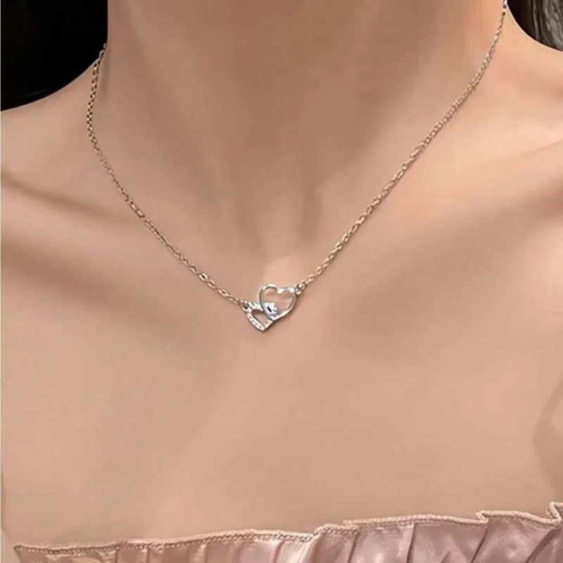 Collana di nuova moda semplice color argento con ciondolo a forma di cuore d'amore, collana con ciondoli a catena, per gioielli da festa da donna, da indossare ogni giorno