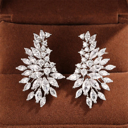 Huitan Orecchini a bottone con zirconi scintillanti da donna Splendidi accessori per piercing all'orecchio alla moda per la festa nuziale femminile Nuovi gioielli
