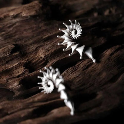 Nuovi orecchini a bottone in argento antico con personalità di conchiglia stereo gotica per uomo donna Ognissanti gioielli punk regalo accessorio per le vacanze