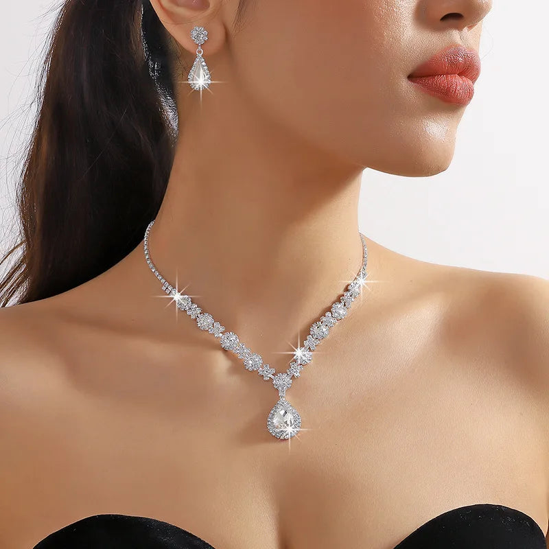 3-teiliges Damen-Halsketten-Set mit Kristalltropfen und Ohrringen für Braut- und Abendkleider-Accessoires