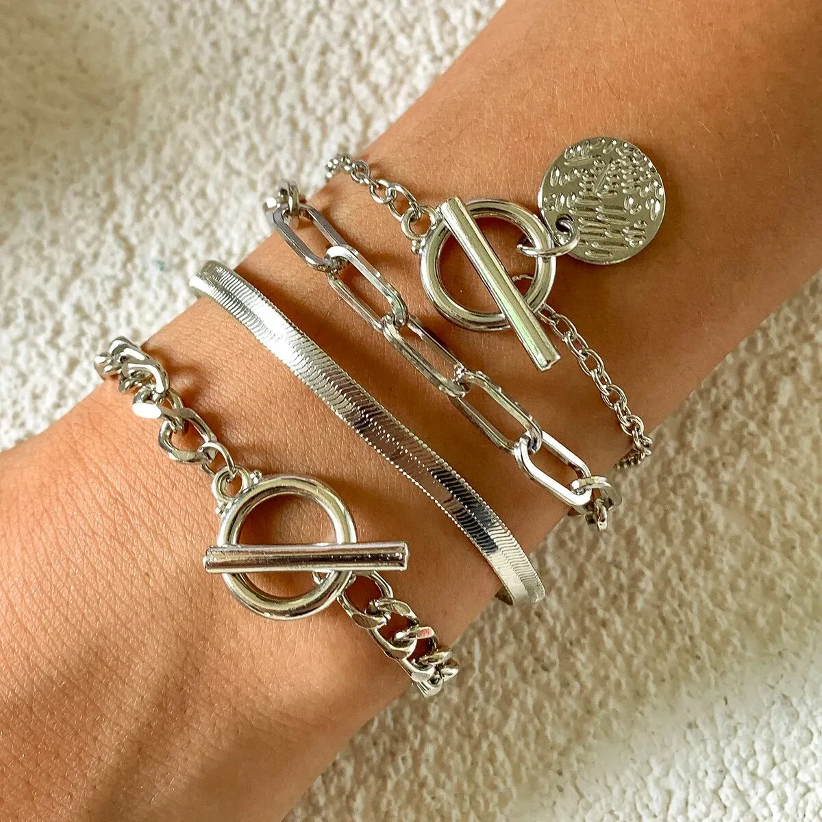 Braccialetto con ciondolo moneta con catena a maglia cubana Punk per donna a mano Vintage OT Buckle Snake Chain Charm Bangles coppia gioielli regalo