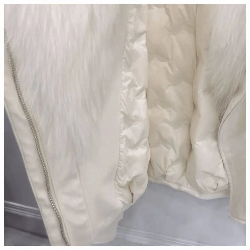 Cappotto Invernale Donna 2026 Nuovo Stile Estero di Nicchia, Corto in Cotone con Collo in Pelliccia Beige, Vestibilità Ampia e Versatile, Sottile