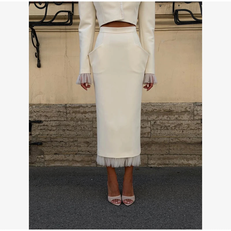 Completo di Top Corto e Gonna Midi in Tulle Bianco, Lussuoso, con Scollo a V, Maniche Lunghe a Sbuffo, Vestibilità Slim, Collezione Primavera 2026, per Appuntamenti e Ufficio