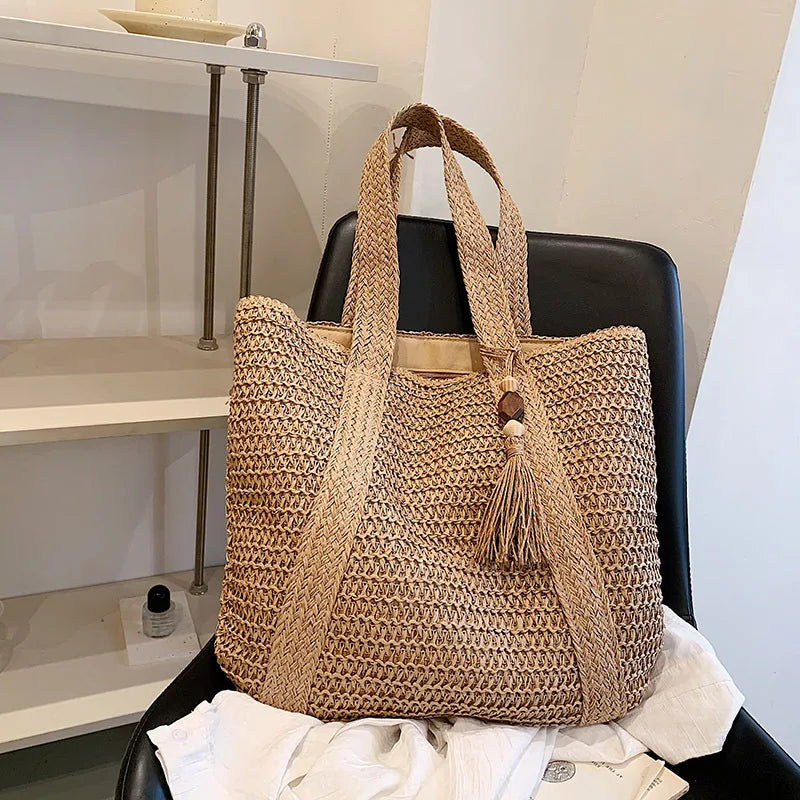 Borsa a tracolla tessuta estiva borsa da spiaggia da donna borsa da viaggio con nappe da viaggio in paglia lavorata a maglia fatta a mano di grande capacità