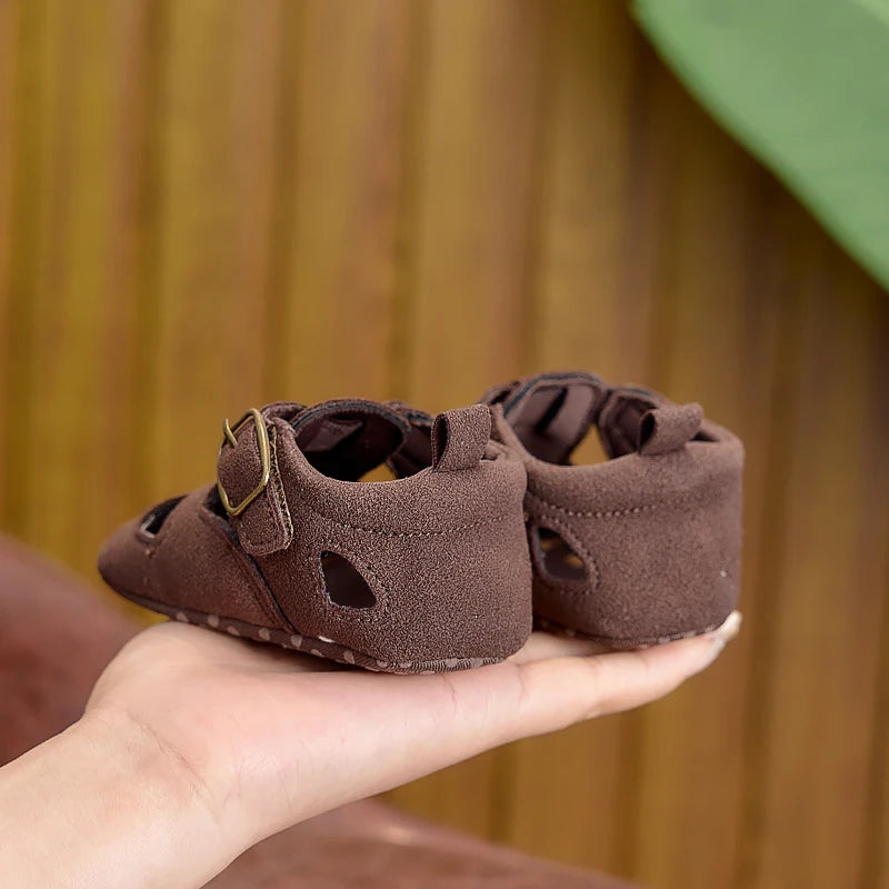 Sandali estivi per bambini da 0 a 1 anno, scarpe per bambini con suola morbida e antiscivolo, sandali per bambini con punta chiusa e anticollisione da 0 a 1 anno, adatti sia per ragazzi che per ragazze