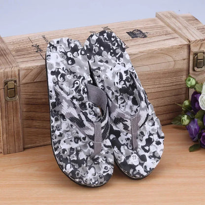 New Fashion Summer Massage Infradito Pantofole da uomo Sandali da spiaggia Comodi scarpe casual da uomo Moda Uomo Infradito Calzature