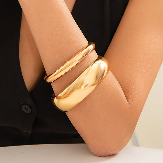 Salircon gotico asimmetrico 2 pezzi Set di braccialetti grandi Vintage bracciale largo in metallo liscio regalo di gioielli tribali africani da donna