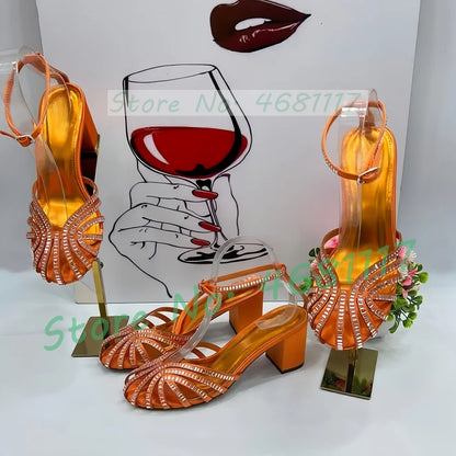 Sandali in raso con tacco medio a gabbia di cristallo da donna Scarpe femminili di lusso in pelle metallizzata Scarpe da sera estive con cinturino alla caviglia da donna