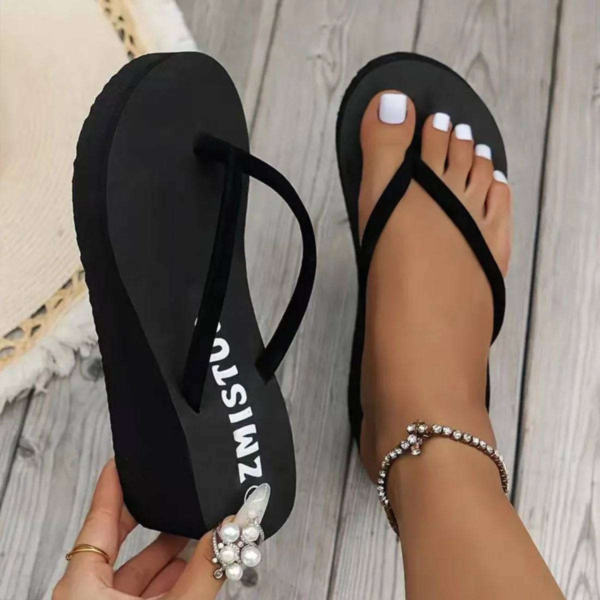Sandales d'été pour femmes, compensées, à plateforme et à bout séparé.
