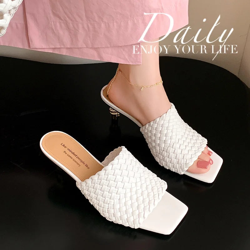 Sandales d'été pour femmes, pantoufles de style concis, sandales en tissu pour filles, sandales de mariée sexy à talon chaton élégant