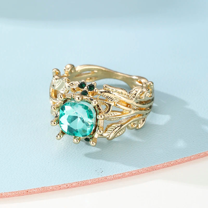 Anello Totem Anello Anello creativo con zirconi verdi intarsiati in lega vintage
