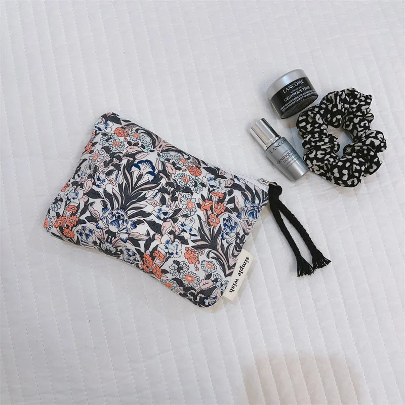 Portamonete in cotone con stampa floreale fresca estiva Mini portaoggetti Borsa in stoffa piccola Borsa per cuffie Borsa per cosmetici da viaggio Borsa per trucco