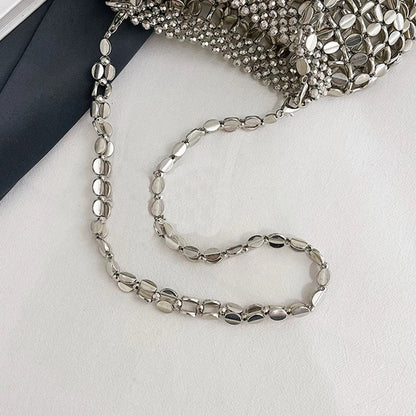 Borsa a tracolla intrecciata con perline fatta a mano di lusso francese leggera Borsa a tracolla versatile cava con design estivo in metallo 2025 per donna