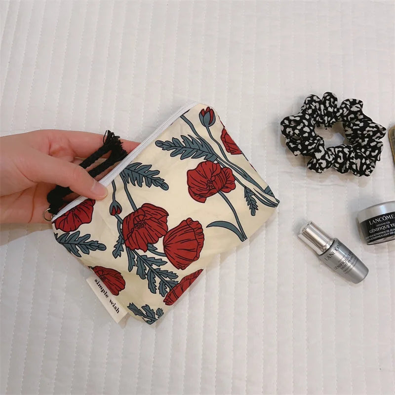 Portamonete in cotone con stampa floreale fresca estiva Mini portaoggetti Borsa in stoffa piccola Borsa per cuffie Borsa per cosmetici da viaggio Borsa per trucco