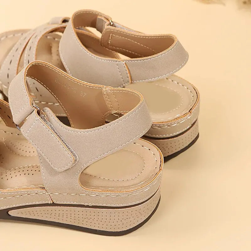 Sandali con zeppa estivi per donna 2023 scarpe da spiaggia antiscivolo di nuova moda donna piattaforma Casual leggera Sandalias Mujer Plus Size