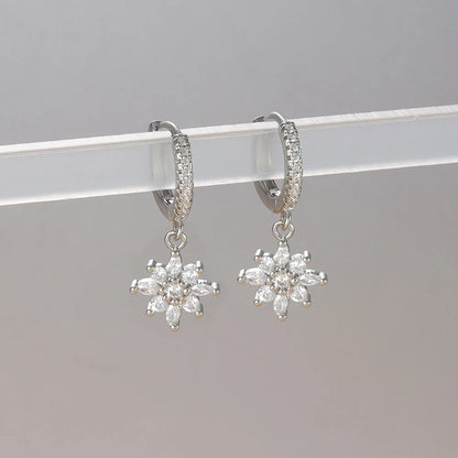 Orecchini pendenti a forma di stella in acciaio inossidabile di lusso per le donne Zirconi scintillanti Orecchini geometrici per piercing all'orecchio Gioielli di moda aretes
