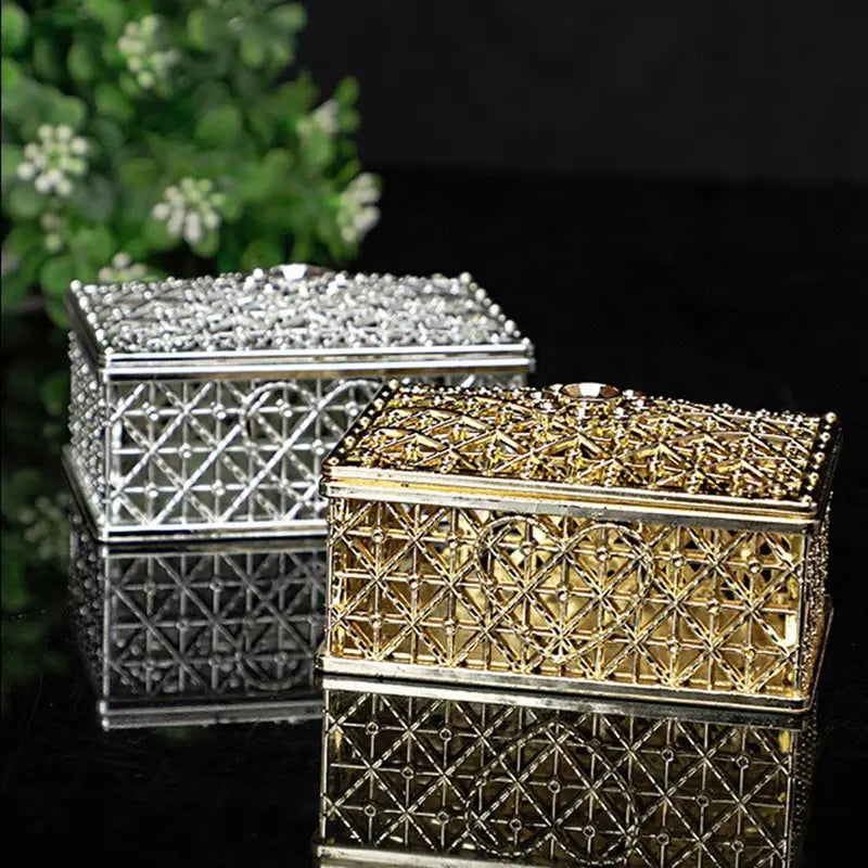 2 mini scatole portaoggetti per gioielli, colore argento, con motivo floreale intagliato, per collane, orecchini, anelli K-