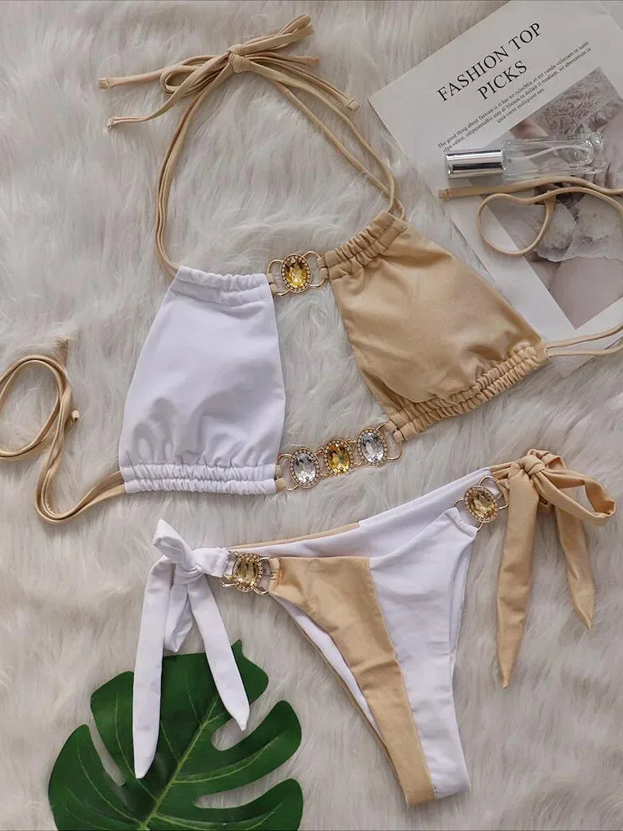 2026 Bikini da donna a due pezzi con scollo all'americana e inserti di diamanti, modello intagliato, costume da bagno da spiaggia