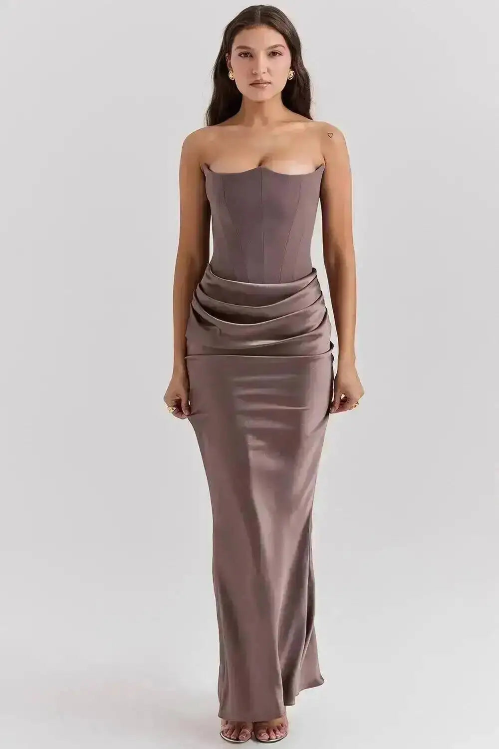 Giyu Sexy Satin Evening Club Abiti da festa Donna 2025 Estate senza spalline con spalle scoperte Lisca di pesce increspato Maxi abito lungo Abito elegante