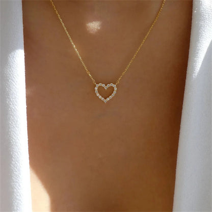 Collana con ciondolo amore cavo in cristallo Kpop Collana semplice con zirconi romantici per accessori di gioielli alla moda da donna