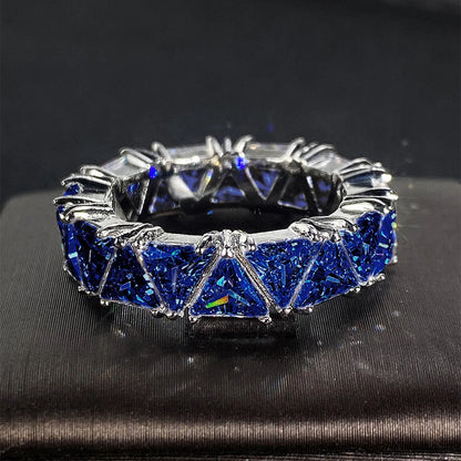 Huitan Fede nuziale di lusso Anelli di promessa per le donne Triangolo unico Design con zirconi cubici Nuovi gioielli alla moda di alta qualità Dropship