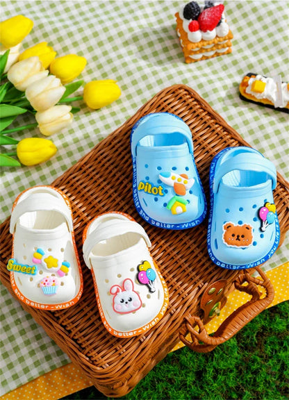Sommersandalen für Mädchen, Kleinkinder, Jungen, Cartoon-Kindersandalen, flache Absätze, weiche, feste Cartoon-Hausschuhe, Garten-Schuhe für Kinder