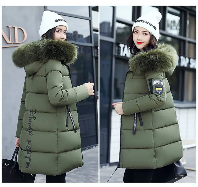 Parka Invernale da Donna con Cappuccio e Collo in Pelliccia, Giacca Lunga Elegante con Zip e Patch con Lettere, Calda e Spessa, Capospalla Femminile per la Neve