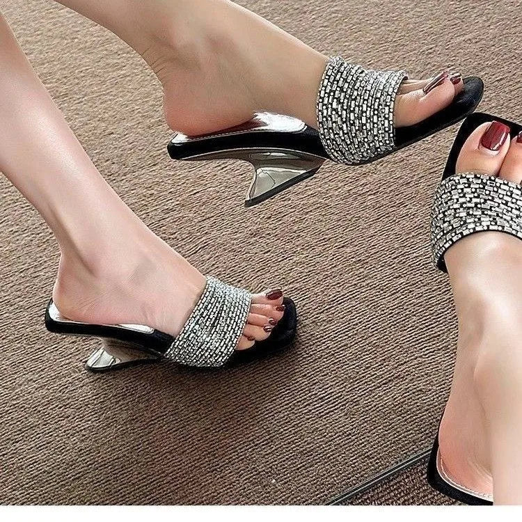 Sandali classici con tacco alto con rivetti Ciabatte con tacco grosso da donna Eleganti pantofole semplici Primavera Estate Nuovo stile Casual per il tempo libero