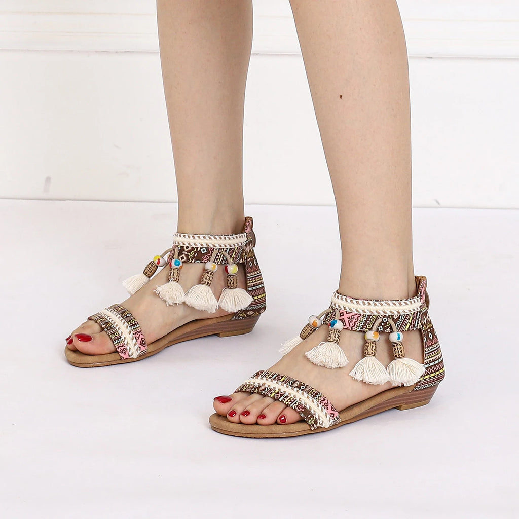 Neue Damen-Sommersandalen im römischen Bohème-Stil mit flachem Absatz, weicher Sohle, bequem und rutschfest für Urlaub und Tourismus