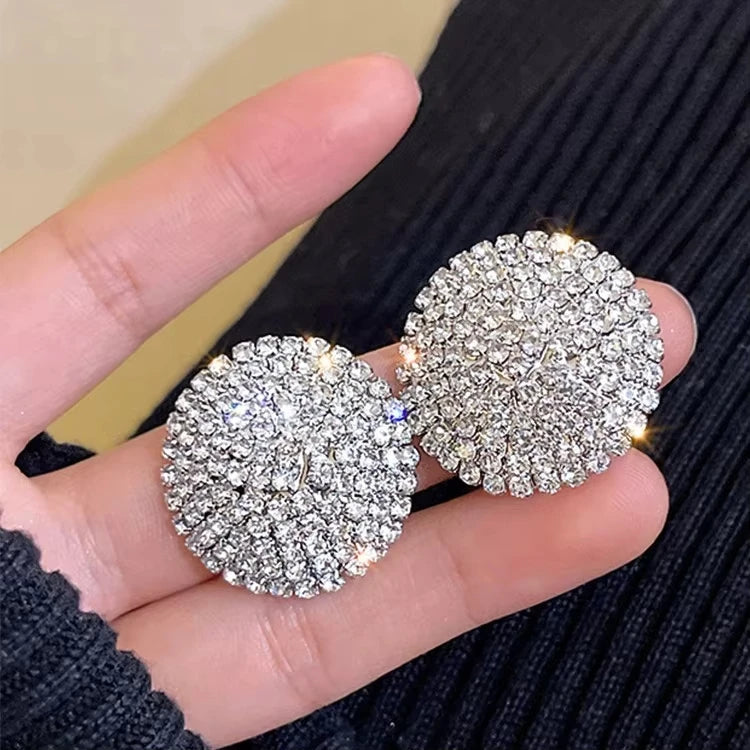 Orecchini scintillanti con zirconi e strass per le donne Orecchini a sfera rotondi Accessori da sposa per matrimoni Commercio all'ingrosso di gioielli per orecchie da festa