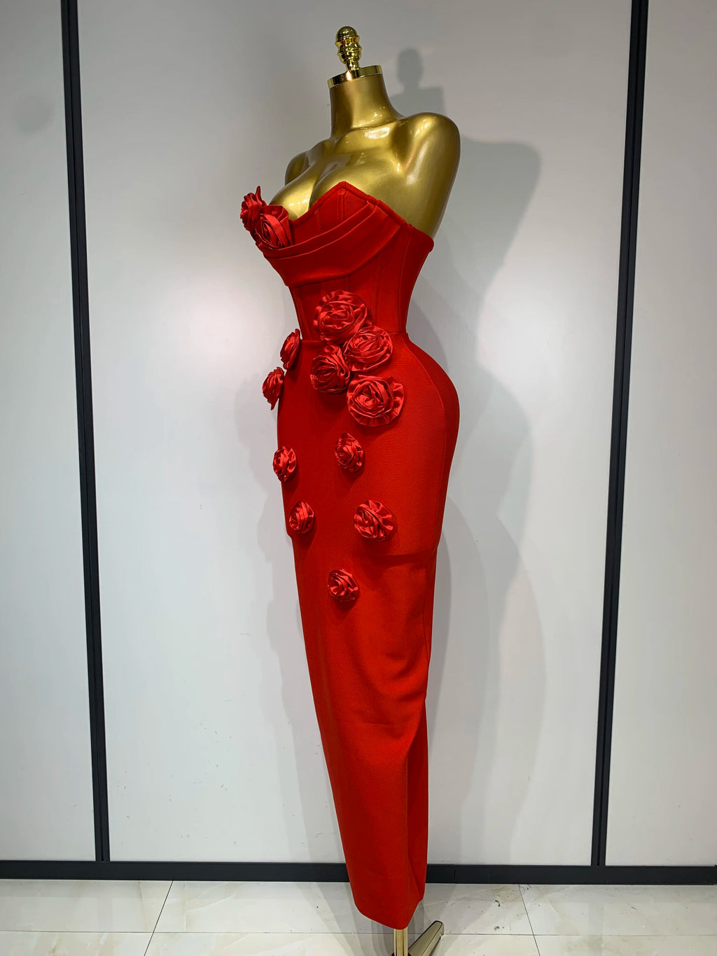 2025 Le più nuove donne sexy senza spalline backless fiore rosso vestito dalla fasciatura midi Celebirty eleganti abiti da sera per feste di compleanno