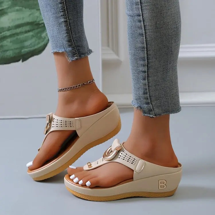 Sandali estivi donna nuove scarpe da spiaggia Open Toe infradito zeppe comode pantofole sandali carini Plu taglia 35 ~ 43 Chaussure Femme