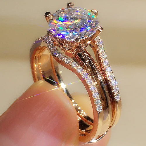 Huitan Anelli unici color oro rosa per le donne Classici 6 artigli progettati Anelli con zirconi cubici Fasce di fidanzamento per matrimoni Gioielli caldi