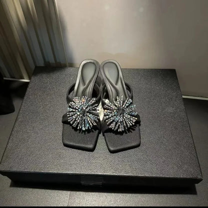 Damen-Sommersandalen 2026 Neue High-End-Outdoor-Trend-Strass-Sandalen mit klobigem Absatz