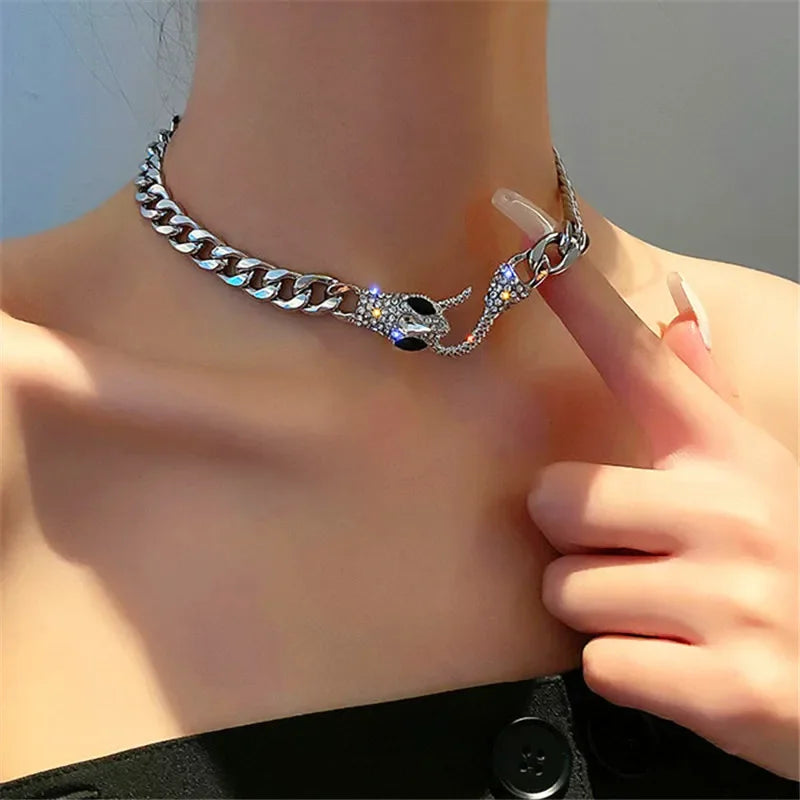Collane con ciondolo a forma di cuore con ali d'angelo Colore argento 5A Cubic Zirconia Stile minimalista Catena clavicola Gioielli per donne e ragazze
