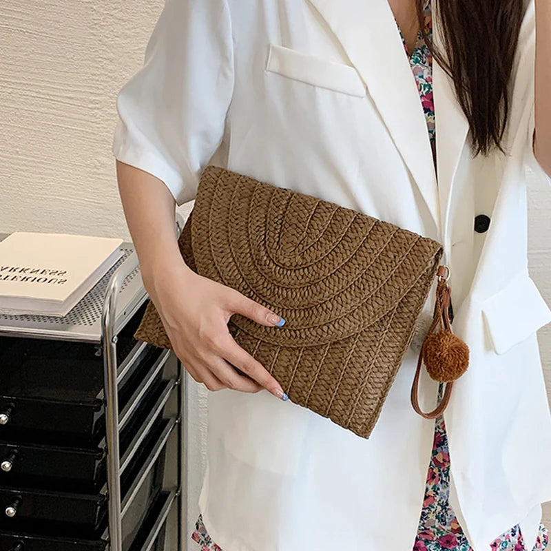 Pochette di paglia da spiaggia estiva borsa a tracolla con ciondolo a sfera carina per le donne borse a tracolla da viaggio borsa da donna borse Casual borsa di vimini