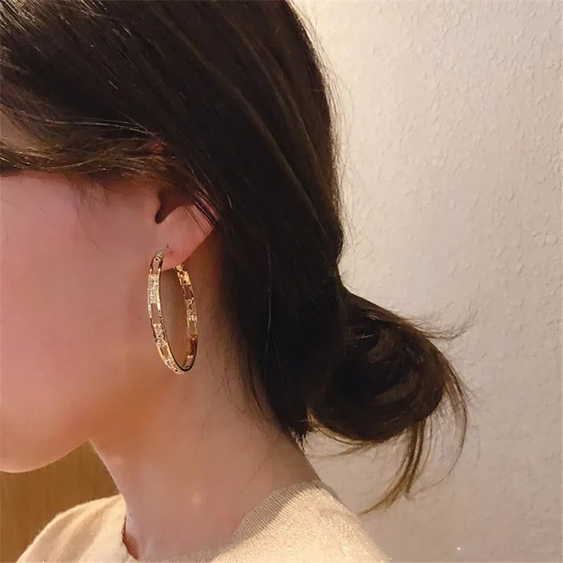 Orecchini a cerchio rotondi bianchi grandi femminili di lusso Orecchini da sposa color oro moda Orecchini con doppia pietra zircone per le donne