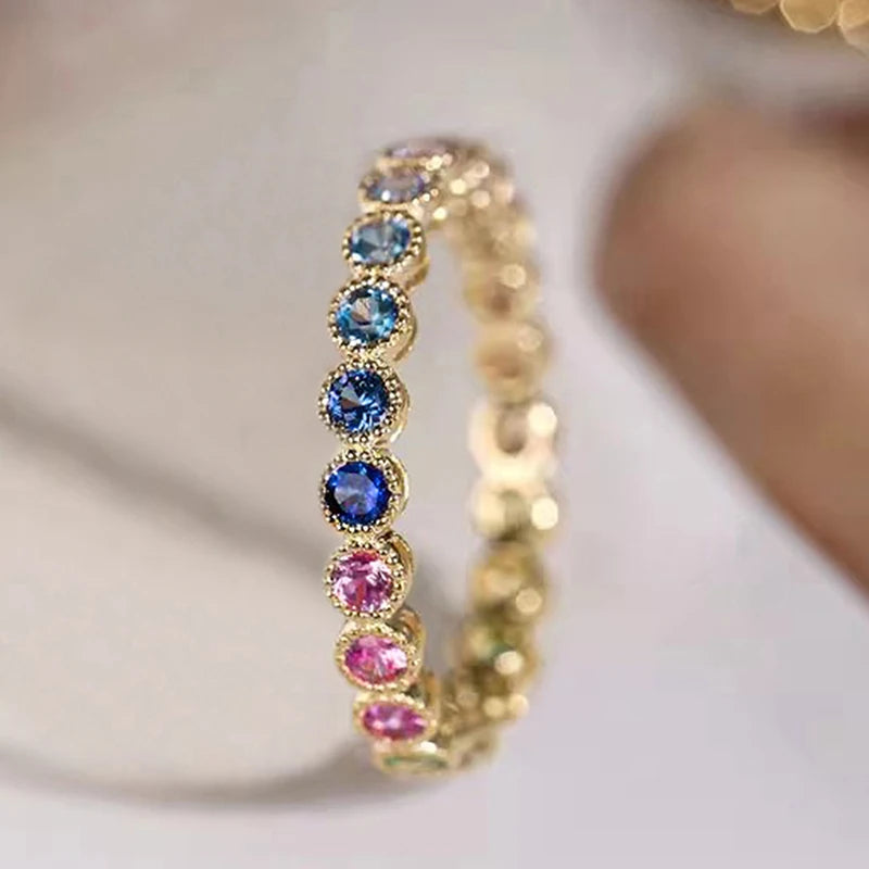 Huitan Anelli di promessa con zirconi cubici arcobaleno colorati per le donne Accessori da sposa alla moda di lusso color oro Gioielli per ragazza