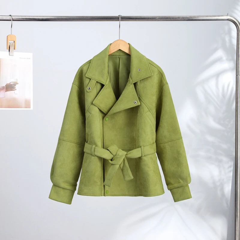 Giacche Eleganti in Camoscio Verde con Lacci per Donne, Modello Ampio con Colletto Alto, Cintura, Maniche Lunghe e Bottoni, Cappotti Autunno Inverno 2026 per Signore