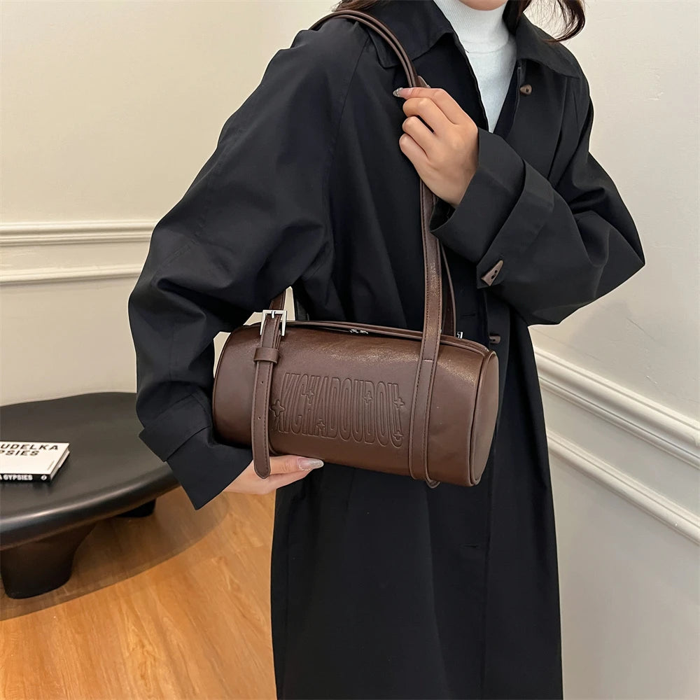 Borse a tracolla multifunzionali a forma di cilindro per donna 2024 Borse invernali di ultime borse firmate Borsa a tracolla di lusso con pendente