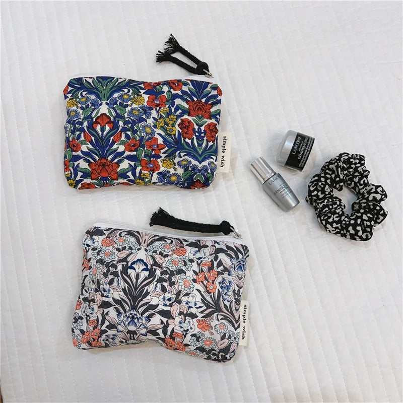 Portamonete in cotone con stampa floreale fresca estiva Mini portaoggetti Borsa in stoffa piccola Borsa per cuffie Borsa per cosmetici da viaggio Borsa per trucco