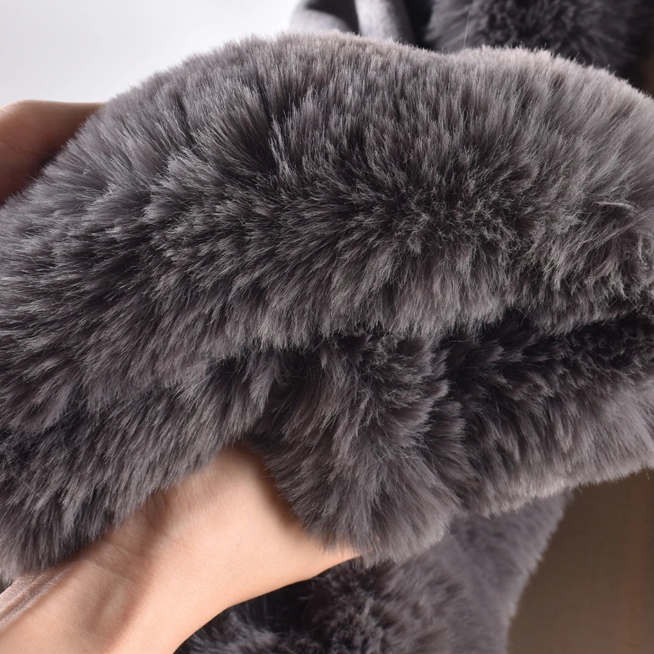 Cardigan da donna in peluche con maniche a pipistrello larghe e maniche a pipistrello in peluche con maniche calde di nuova moda invernale