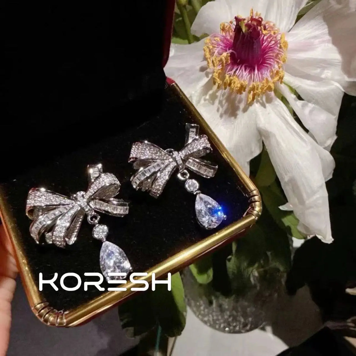 Collier pour femmes avec nœud et diamants, nouvelle parure de boucles d'oreilles pendantes en zircon pour femmes 2025