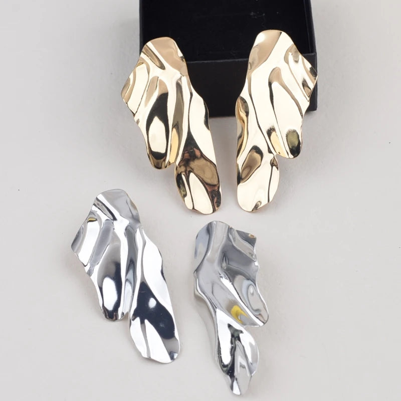 Nuovi orecchini pendenti lunghi esagerati per le donne Orecchini pendenti in metallo intrecciato grandi Gioielli per orecchie europei alla moda alla moda