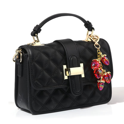 Simpatico portachiavi con ciondolo a forma di borsa con fragola, cuore Kawaii, fiore, margherita, portachiavi per donne, ragazze, borsa, ciondolo, accessori regalo