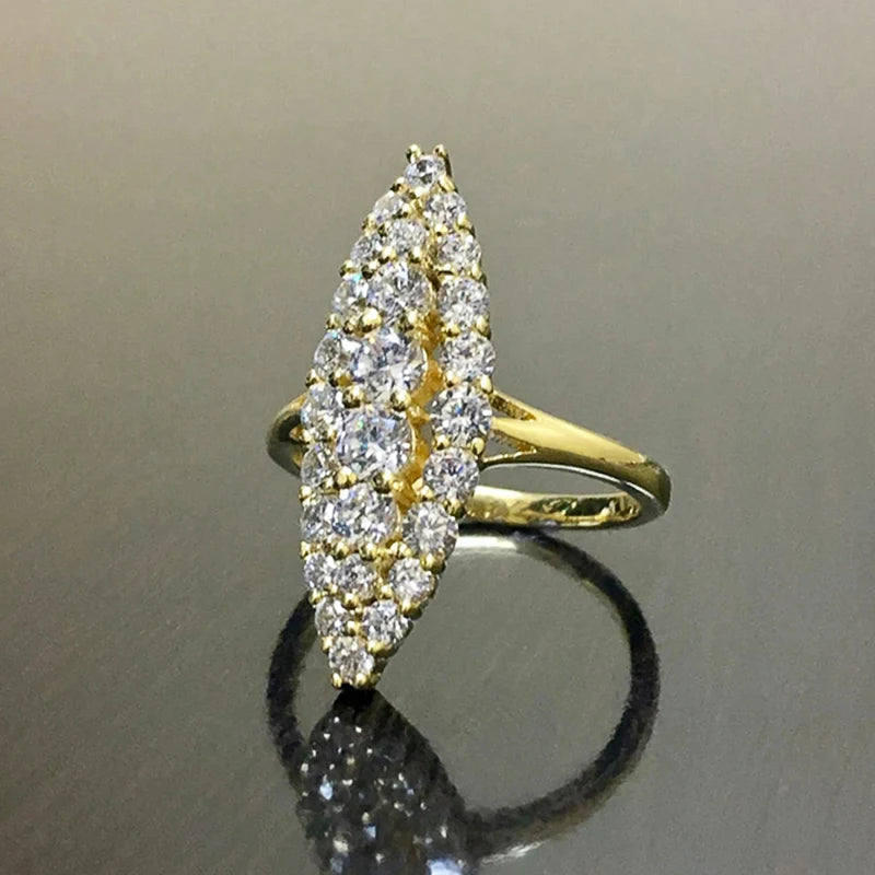 Huitan Fedi nuziali da donna alla moda Anelli color oro a forma di marchesa di moda Accessori per fedi nuziali di fidanzamento Gioielli di lusso